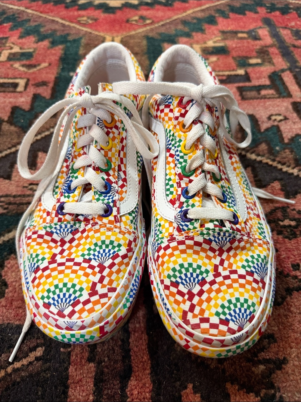 Vans PRIDE platform sneakers EUC size men’s 6/wms 7.5